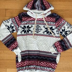 Lightweight hooded sweatshirt with pockets